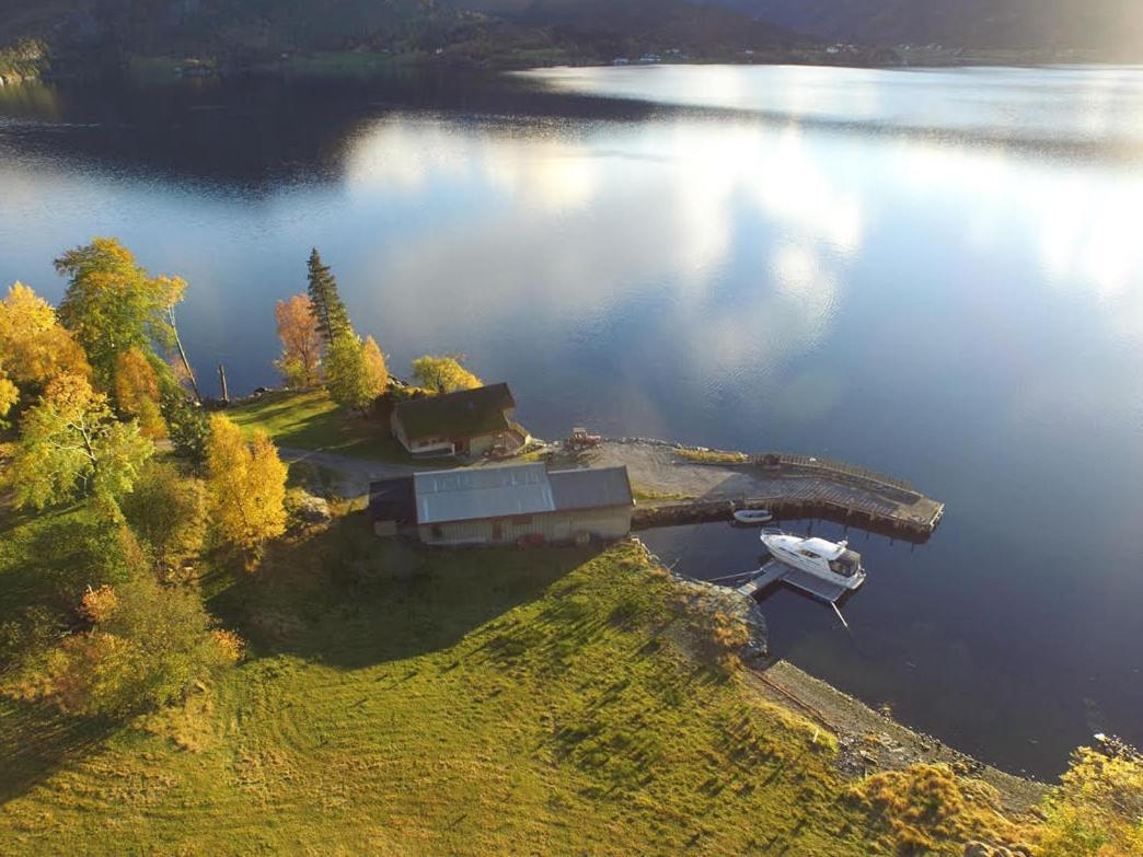 Seaside 3-Bedroom House Svelgen Kültér fotó